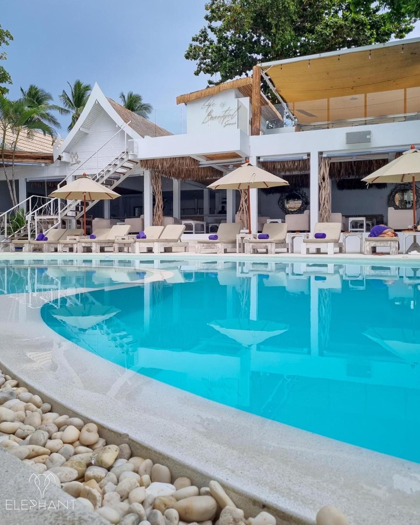 Elephant Club & Samui Chaweng Beach