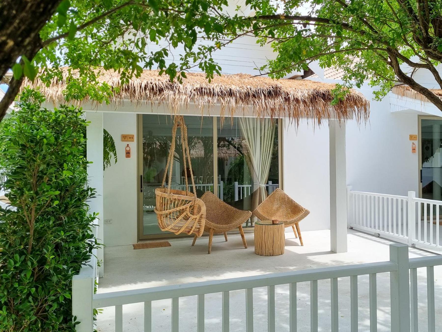 Elephant Club & Samui 4* Chaweng Beach